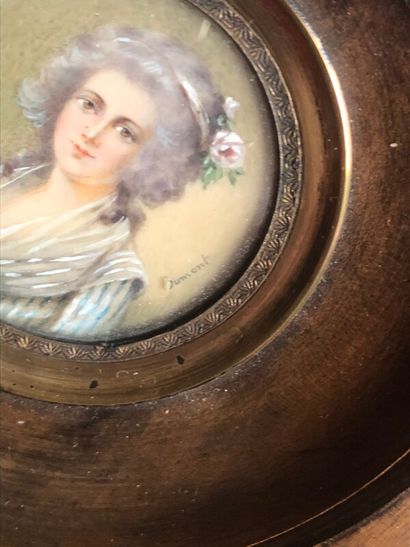 null Deux miniatures

Portraits de femme

Signées DUMONT

Dans le goût du XVIIIème,...