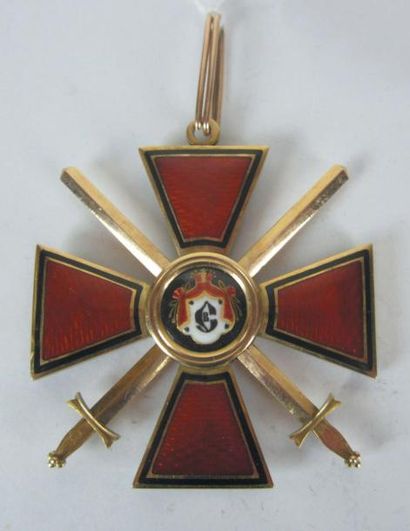 null Croix de l'ordre de Saint Wladimir 1e classe avec glaives. 1910. Croix en or...