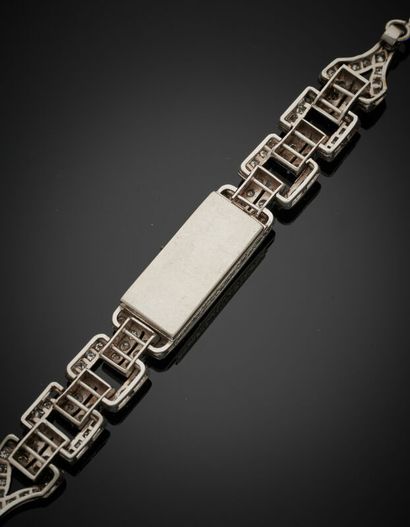 null BRACELET MONTRE rectangulaire de dame en platine (min. 800‰) et or gris (750‰)...