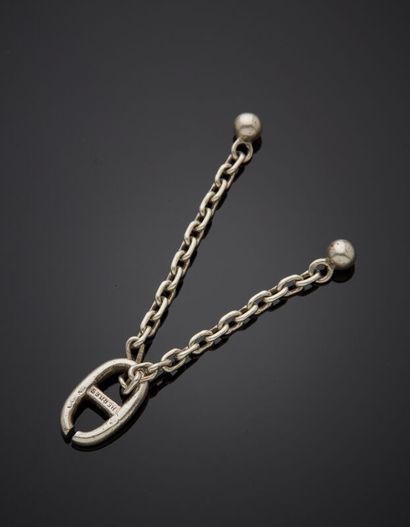 null HERMES 
PORTE CLEF en argent (min. 800‰) composé d'une chaînette et d'un maillon...