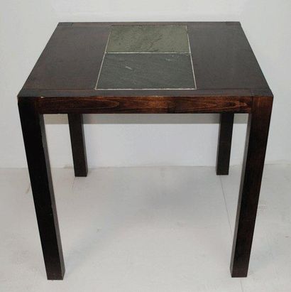 null Table carrée en bois en chêne peint couleur acajou à décor de 2 ardoises gris...