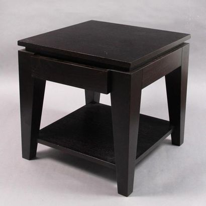 Philippe HUREL (né en 1955) Petite table basse ou de chevet en bois noirci ouvrant...
