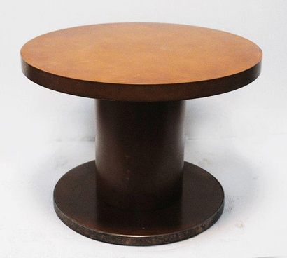 null Tables rondes en placage de bois clair et piétement cylindrique à base circulaire...