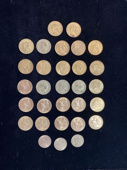 Lot de 30 pièces en or (900/1000) comprenant...