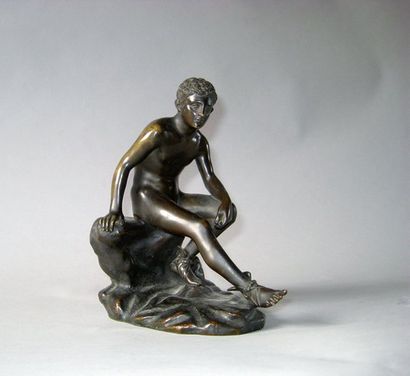 null Mercure assisÉpreuve en bronze à patine brune, d'après un modèle antique se...