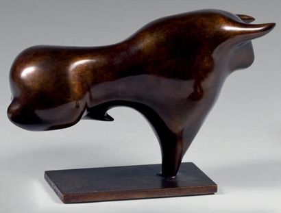 Claude LHOSTE (1929-2009) Taureau, 1963 Bronze à patine brun mordoré signé et numéroté...