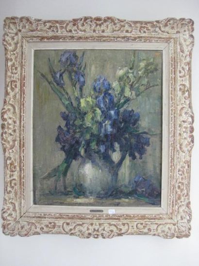 Pierre FRANC Vase d'iris Huile sur toile Signée en bas à gauche 53,5 x 44 cm