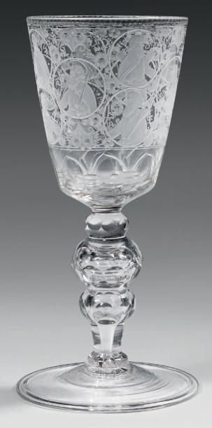 Très beau verre de Bohème de forme tronconique,...