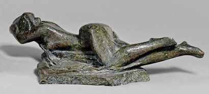 Georges OUDOT (1928-2004) Terre endormie Épreuve en bronze à patine brun-vert signée,...
