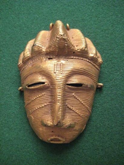 null Masque ASHANTI, métal doré, Hauteur: 7.5 cm