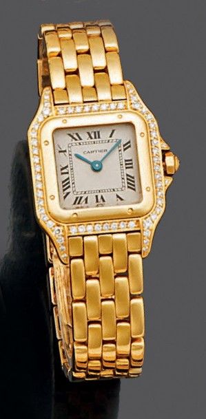 CARTIER Modèle Panthère. Montre bracelet de dame en or jaune 18k, lunette et brancards...