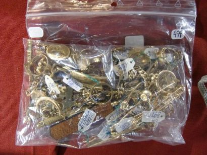 null Lot en or jaune (750) de boutons, chaînes, bracelets, anneaux à ressort, médailles,...