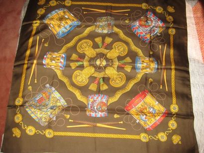 null Ensemble de 6 foulards en soie: - Yves Saint Laurent, trois foulards dont foulard...