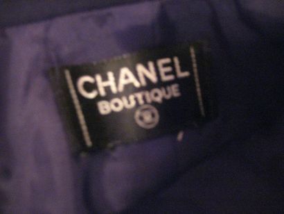 null Lot comprenant: - CHANEL, tunique - YVES SAINT LAURENT, Pantalon à plis, taille...