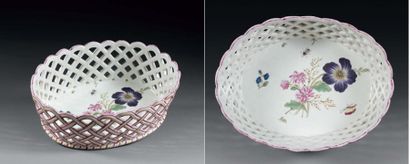CHANTILLY - Porcelaine tendre Rare corbeille ovale ajourée façon vannerie à décor...