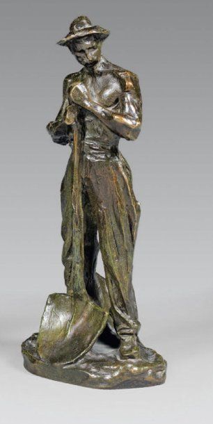 Aimé-Jules DALOU (1838-1902) Le terrassier appuyé sur sa pelle Bronze à patine verte....