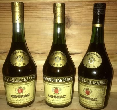null Trois Bouteilles Cognac «3 étoiles» Selection Gaston Delagrange Bouteilles vertes...