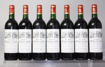 null 7 Bouteilles CHÂTEAU MALESCASSE
- Haut Médoc 1986 Niveaux:
Trois bas goulot...