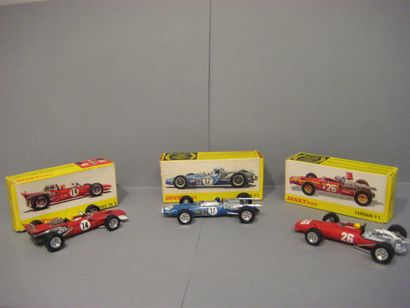 null Dinky Toys
- Surtees TS. 5, rouge avec suspension et boite. Made in France....