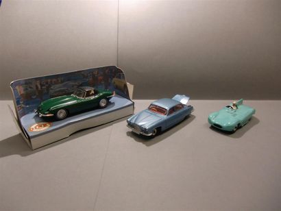 null Dinky Toys
- Jaguar Mark X, bleue ciel, intérieur rouge, suspension, vitres,...