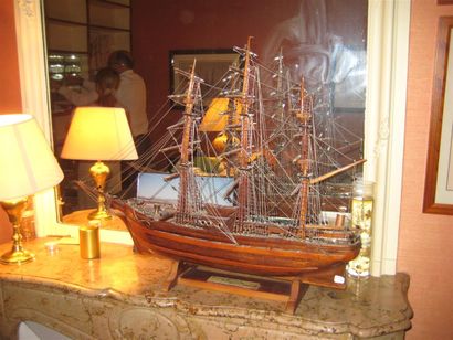 null Maquette de bateau , Clipper anglais, "Cutty Sarck"
Long de la coque : 60 cm...