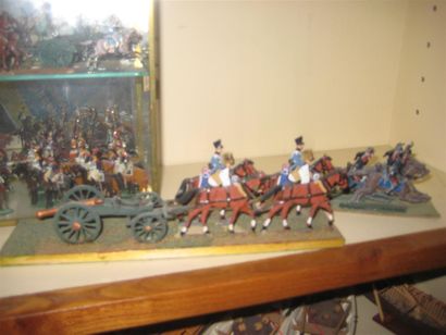null Petite collection de soldats de plomb (plats) (environ 362 cavaliers et 10 ...