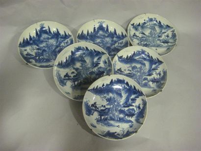 null Lot de 6 assiettes creuses en porcelaine chinoise à décor de paysage lacustre...