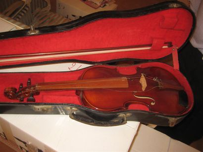 null Violon (étiquette Charles Bailly 1964 n°1945)
Long : 59 cm