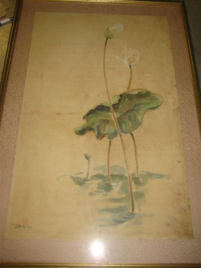 null Les fleurs
Peinture sur soie signée en bas à gauche et datée 71, cachet
76 ,5...