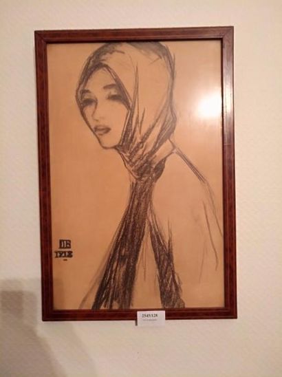 MARCEL BERNANOSE (1884-1952) Femme au foulard
Pastel monogrammé en bas à gauche,...
