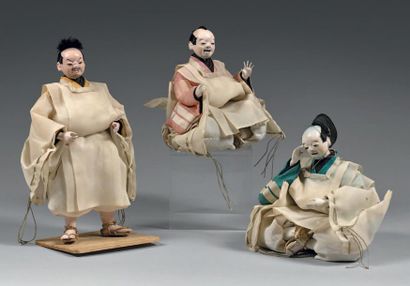 JAPON - Epoque MEIJI (1868-1912) Trois poupées pour le hina matsuri, représentant...