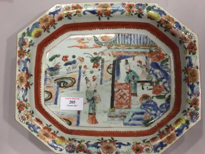 CHINE - Époque KANGXI (1662-1722) Présentoir octogonal en porcelaine à décor en émaux...