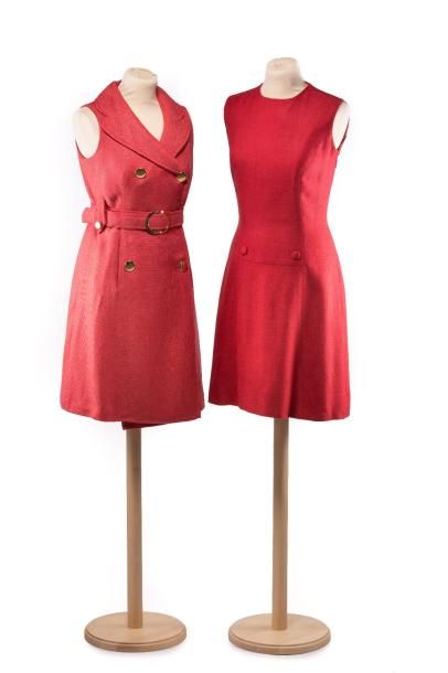 null Deux robes en lainage rouge dont l'une griffée LILIANE.