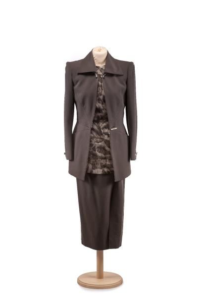Jean Louis SCHERRER Haute Couture
N°010172.
Ensemble robe et sa veste en lainage...