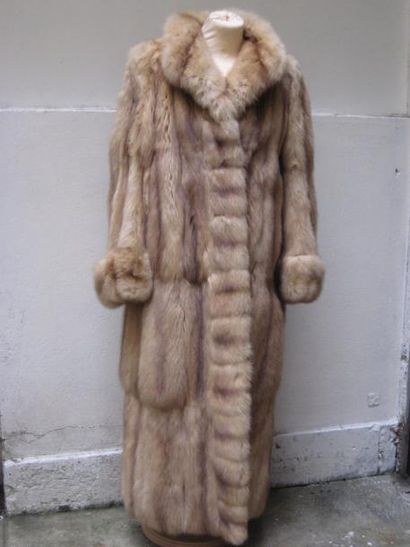 FISCHELIS Manteau long en zibeline dans les tons beigne transformable en manteau...
