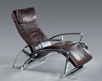 PORSCHE DESIGN BY Chaise longue, modèle «IP 845» à assise remontante formant fauteuil...