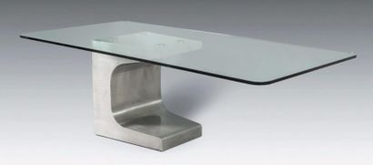 Oscar NIEMEYER (d'après un modèle de) 
Table bureau à plateau rectangulaire en dalle...