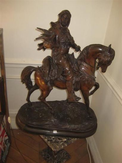 null Ecole orientaliste
Le cavalier arabe le fauconnier
Bronze à patine
78 x 58 cm
(accidents...