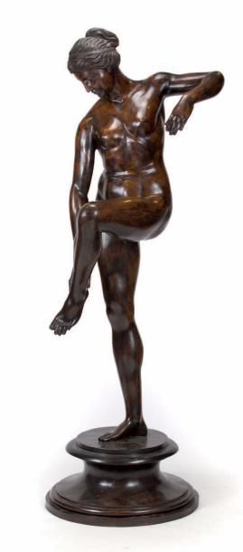 Ferdinando DE LUCA Danseuse nue
Bronze.
Portant sur la terrasse: «F. de Luca».
(Accident...