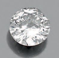 null Diamant taille brillant pesant 2,3 carats.
(Important choc)