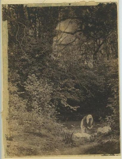 null Théophile MAHEO (né en 1837). Deux photographies vers 1890.
A/ Femme dans un...