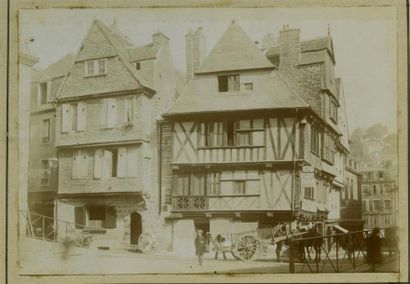 null Photographe non identifié. Album portant 50 photographies, 1907. Mont-Saint-Michel...