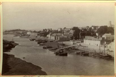 null Emile MAGE. Trois photographies de Douarnenez, vers 1880. Tirages albuminés...