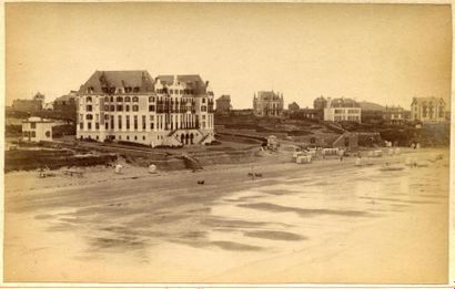 null LESTURGEON. Saint Lunaire, la plage, vers 1880. Tirage albuminé d'époque 9,7...