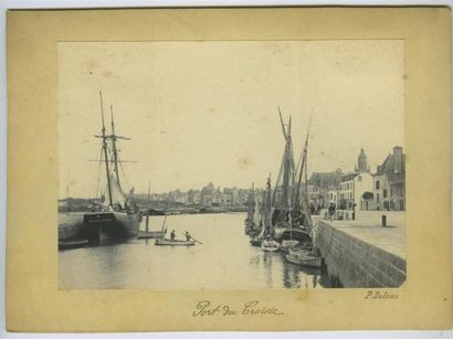null P. DELENS. Deux photographies vers 1900, port du Croisic et Saint Lunaire. Tirages...