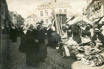 null Photographe non identifié. Ensemble de 85 photographies, 1907-1908. Tirages...