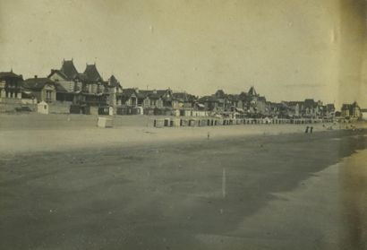 null Photographe non identifié. La Baule (Loire-Atlantique), la plage vers 1910....