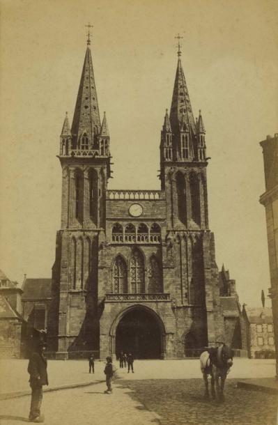 null BERNIER. Vue de Saint-Pol-de-Léon, vers 1880. Tirage albuminé d'époque, 14,6...