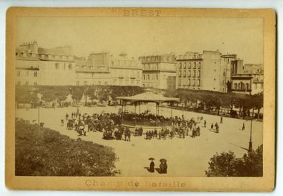 null Photographe non identifié. Brest, place du Champ de Bataille, vers 1880-1885....