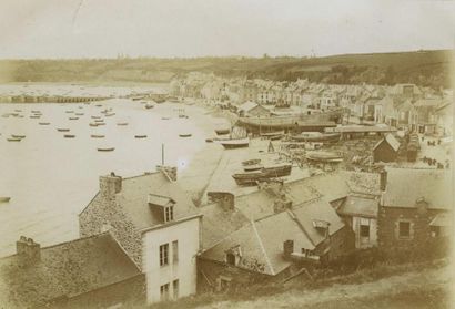 null Photographe non identifié. Album de 66 photographies d'un voyage en Bretagne...